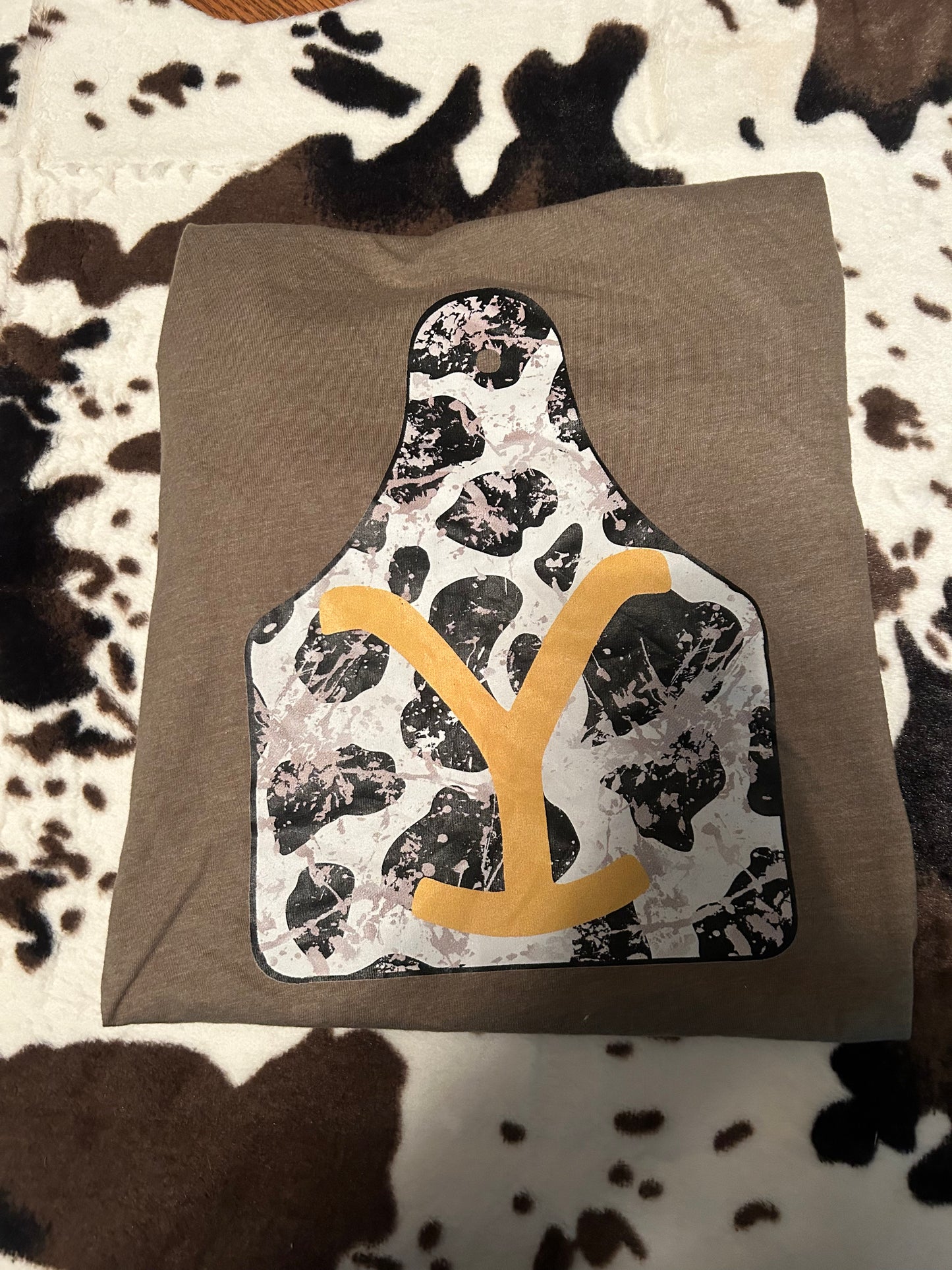 XL graphic tees