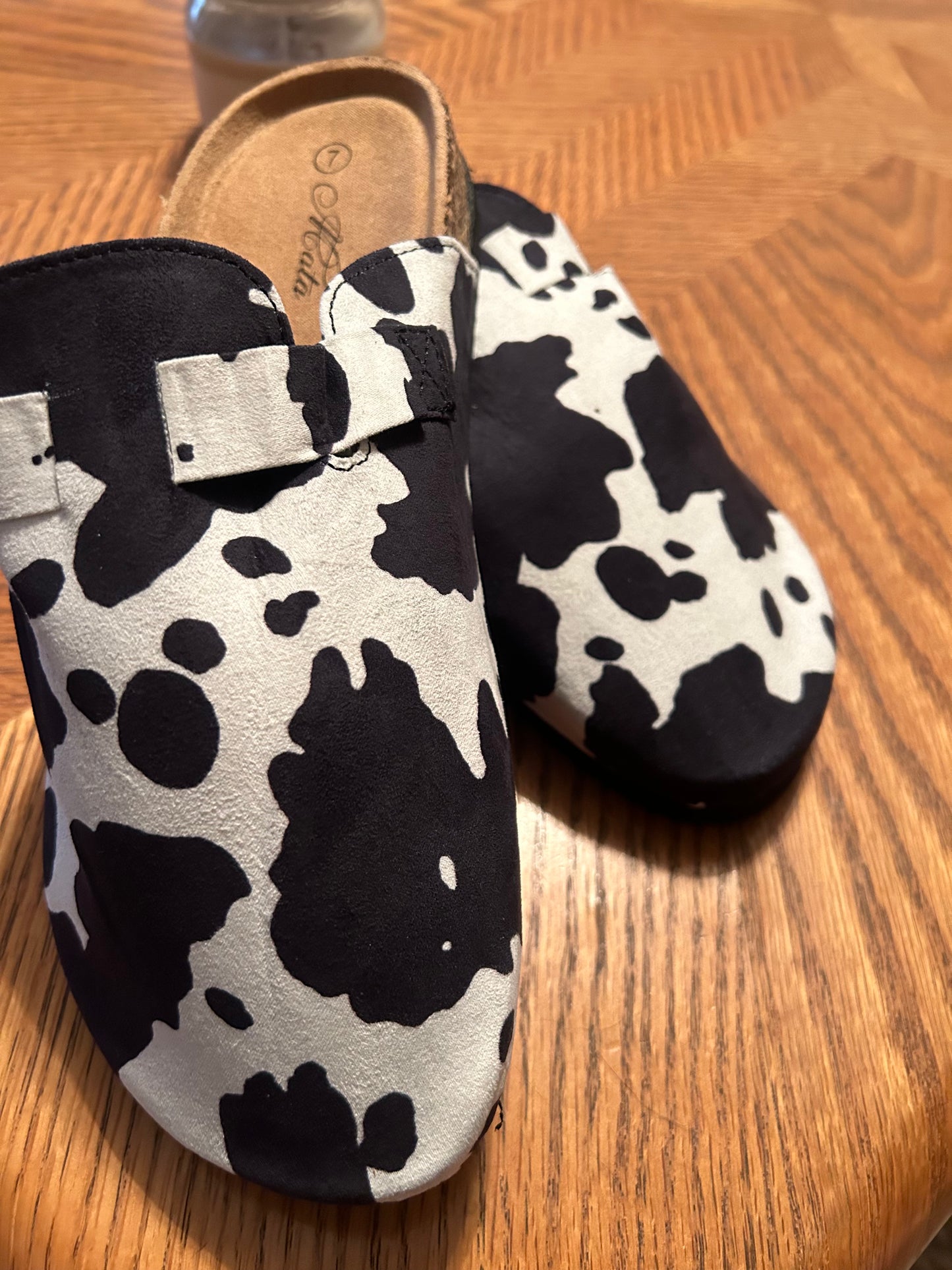 the moo’s clogs