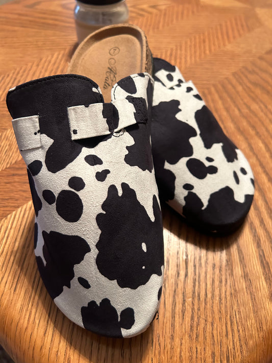 the moo’s clogs
