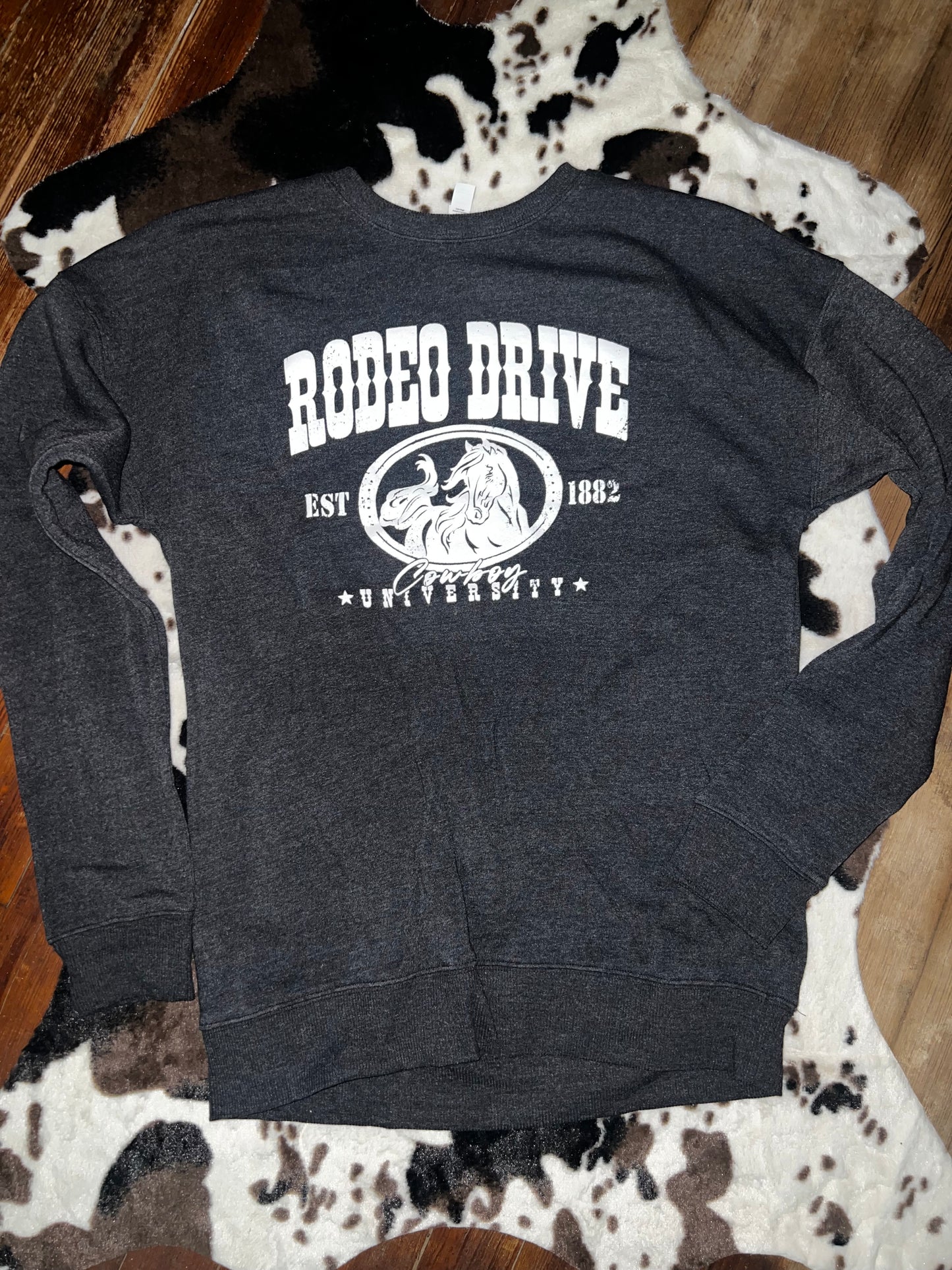 rodeo drive crewneck