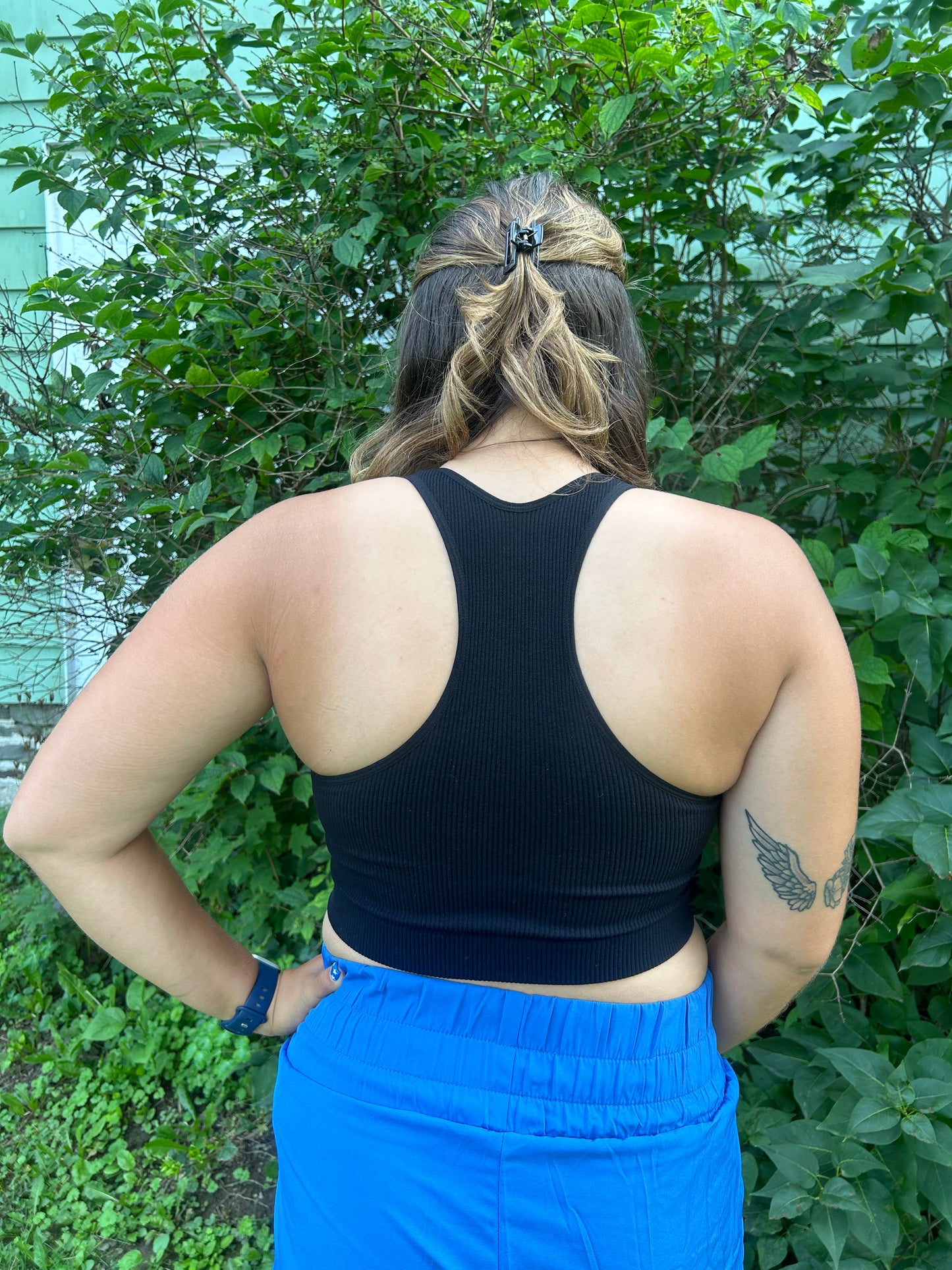 black ribbed cropped tank